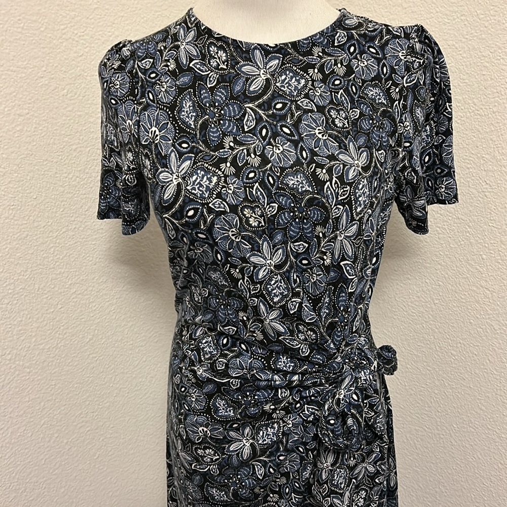 Flower Dress - Picture 3 of 7